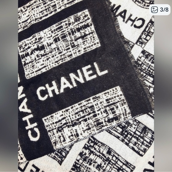 CHANEL Black and White Graphic Logo Scarf - Picture 3 of 6